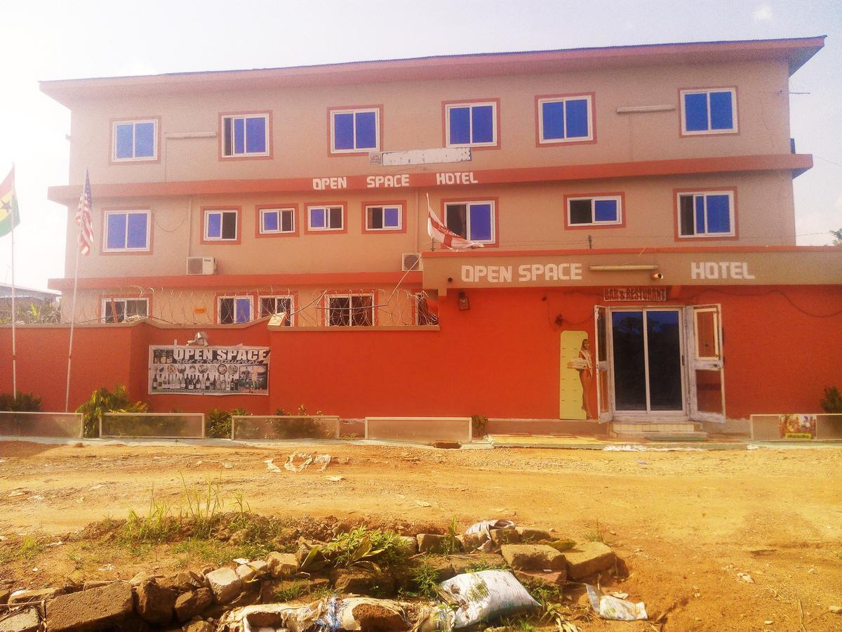 Open Space Hotel Kumasi Exterior foto